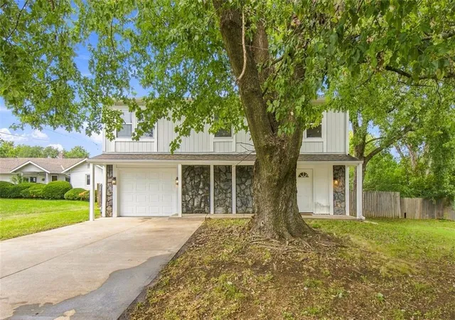 Photo 1 of Single family home for sale at 11810 W 79th Street, Overland Park, KS 66214 | MLS# 2643428 | Listing updated on 2026-09-24