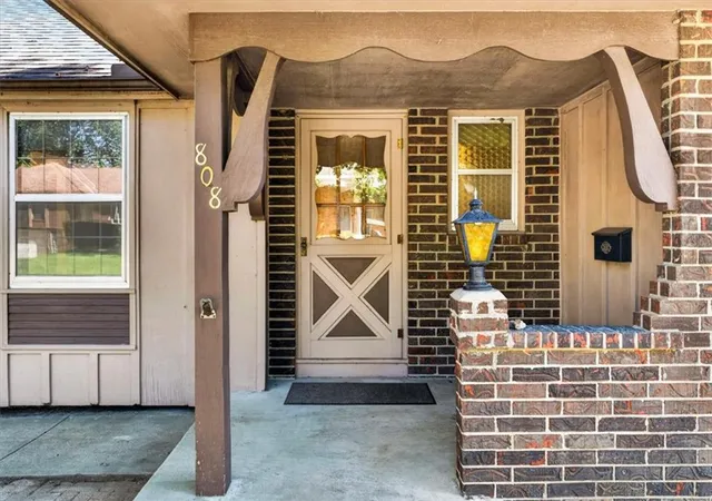 Photo 2 of Single family home for sale at 808 Nw 10th Street, Blue Springs, MO 64015 | MLS# 2643432 | Listing updated on 2026-09-28