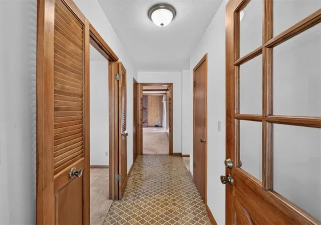 Photo 4 of Single family home for sale at 808 NW 10th Street, Blue Springs, MO 64015 | MLS# 2643432 | Listing updated on 2026-09-28