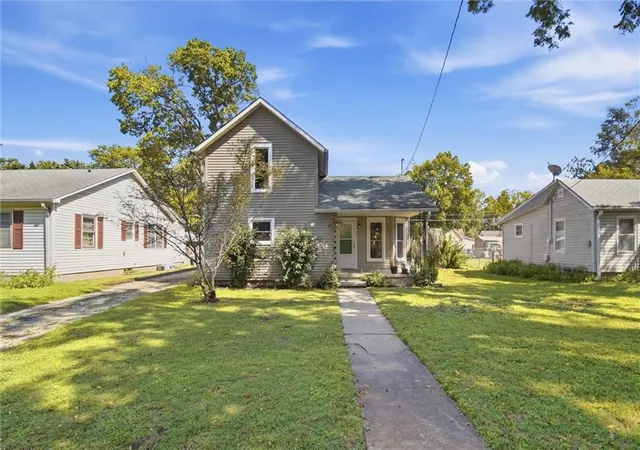 Photo 2 of Sale Pending at 409 Elm St, Perry, KS 66073 | MLS# 2643433 | Listing updated on 2026-10-02