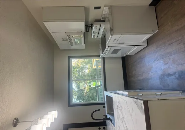 Photo 3 of Single family home for sale at 547 Orchard Pl, Excelsior Springs, MO 64024 | MLS# 2643438 | Listing updated on 2026-10-08