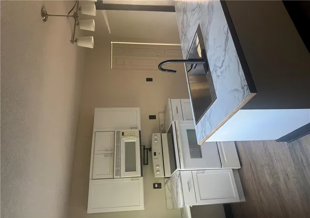 Photo 4 of Single family home for sale at 547 Orchard Pl, Excelsior Springs, MO 64024 | MLS# 2643438 | Listing updated on 2026-10-09
