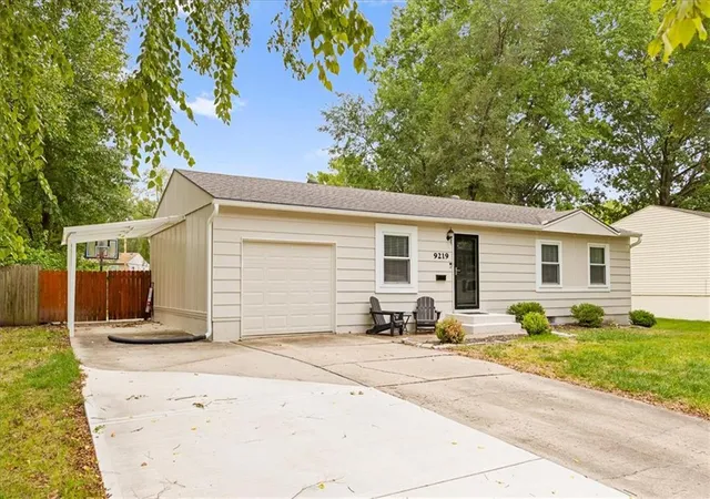 Photo 2 of Sale Pending at 9219 W 100th Street, Overland Park, KS 66212 | MLS# 2643439 | Listing updated on 2026-09-26