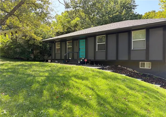 Photo 2 of Single family home for sale at 11500 Manchester Ave, Kansas City, MO 64134 | MLS# 2643440 | Listing updated on 2026-09-22