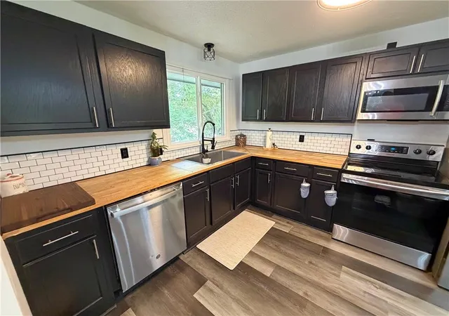 Photo 3 of Single family home for sale at 11500 Manchester Ave, Kansas City, MO 64134 | MLS# 2643440 | Listing updated on 2026-09-22