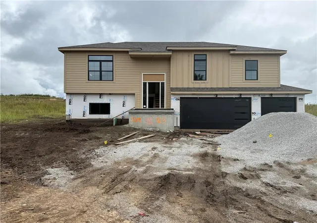 Single family home for sale at 2129 Deerfield Ter, Liberty, MO 64068 | MLS# 2643442