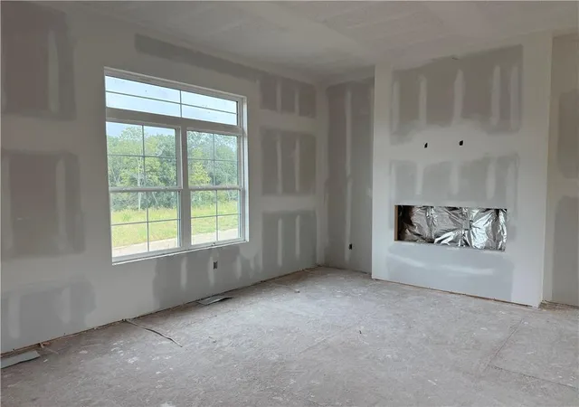 Photo 2 of Single family home for sale at 2129 Deerfield Ter, Liberty, MO 64068 | MLS# 2643442 | Listing updated on 2026-09-29