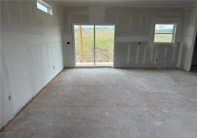 Photo 3 of Single family home for sale at 2129 Deerfield Ter, Liberty, MO 64068 | MLS# 2643442 | Listing updated on 2026-09-29