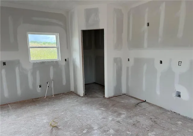 Photo 4 of Single family home for sale at 2129 Deerfield Ter, Liberty, MO 64068 | MLS# 2643442 | Listing updated on 2026-09-29