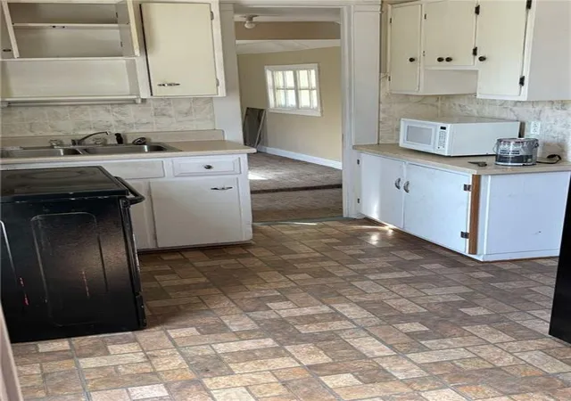 Photo 2 of Single family home for sale at 716 East 1st St, Maryville, MO 64468 | MLS# 2643443 | Listing updated on 2026-09-24