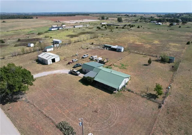 Photo 3 of Single family home for sale at 6214 N Broadway Rd, Guthrie, OK 73044 | MLS# 2643444 | Listing updated on 2026-10-05