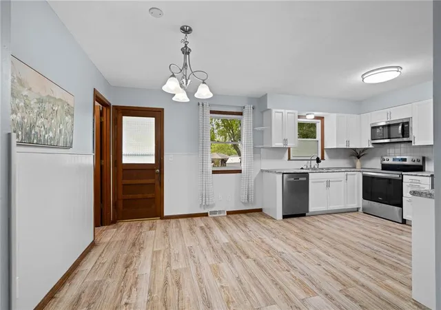 Photo 4 of Sale Pending at 126 SE Moore St, Blue Springs, MO 64014 | MLS# 2643454 | Listing updated on 2026-09-28