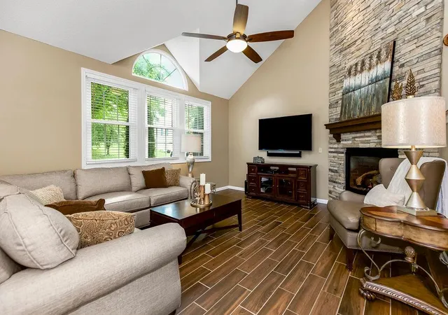 Photo 3 of Sale Pending at 906 16th Avenue S, Greenwood, MO 64034 | MLS# 2643471 | Listing updated on 2026-09-27