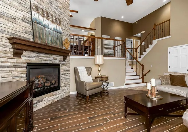 Photo 3 of Sale Pending at 906 16th Avenue S, Greenwood, MO 64034 | MLS# 2643471 | Listing updated on 2026-09-27
