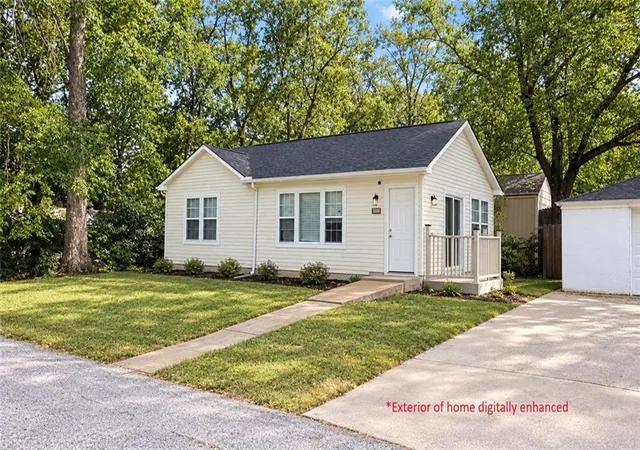 Single family home for sale at 2809 N Spruce Ave, Kansas City, MO 64117 | MLS# 2643474