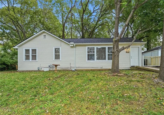 Single family home for sale at 2809 N Spruce Ave, Kansas City, MO 64117 | MLS# 2643474