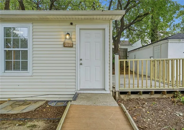 Photo 3 of Single family home for sale at 3809 N Spruce Ave, Kansas City, MO 64117 | MLS# 2643474 | Listing updated on 2026-10-27
