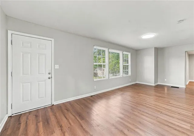 Photo 4 of Single family home for sale at 3809 N Spruce Ave, Kansas City, MO 64117 | MLS# 2643474 | Listing updated on 2026-10-27