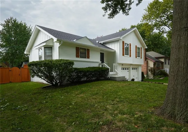 Photo 2 of Single family home for sale at 1119 E Northview St, Olathe, KS 66061 | MLS# 2643475 | Listing updated on 2026-10-05