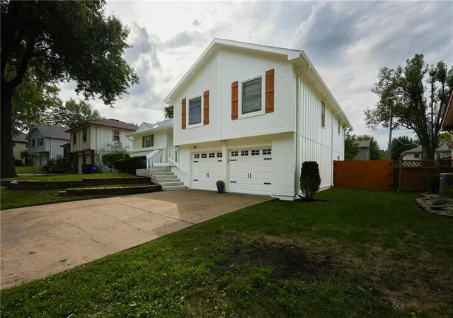 Photo 3 of Single family home for sale at 1119 E Northview St, Olathe, KS 66061 | MLS# 2643475 | Listing updated on 2026-10-05