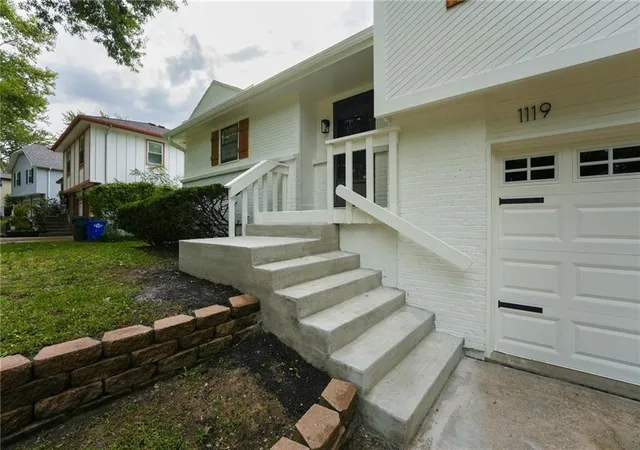 Photo 3 of Single family home for sale at 1119 E Northview St, Olathe, KS 66061 | MLS# 2643475 | Listing updated on 2026-10-05