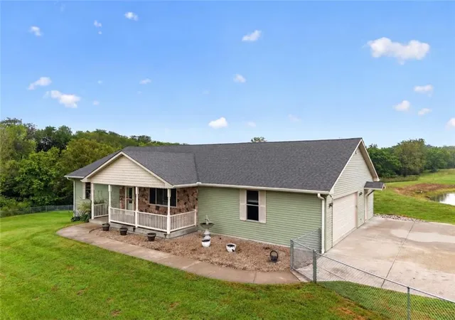 Photo 2 of Single family home for sale at 39803 K Hwy, Richmond, MO 64085 | MLS# 2643480 | Listing updated on 2026-10-16