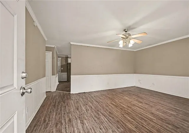 Photo 3 of Sale Pending at 2425 S Lees Summit Rd, Independence, MO 64055 | MLS# 2643486 | Listing updated on 2026-10-08