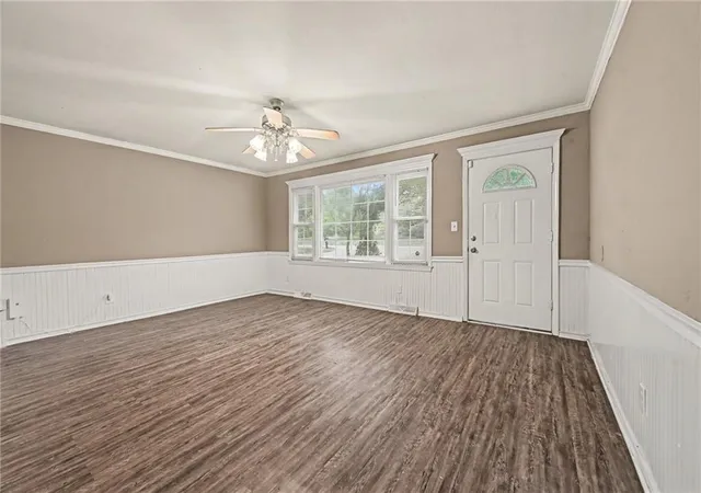 Photo 3 of Sale Pending at 2425 S Lees Summit Rd, Independence, MO 64055 | MLS# 2643486 | Listing updated on 2026-10-08