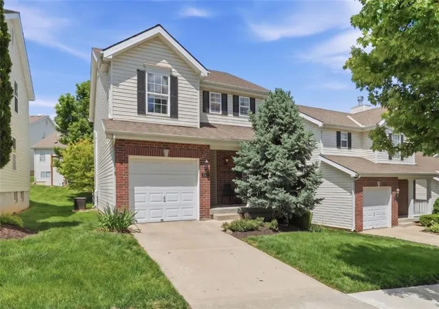 Photo 2 of Single family home for sale at 1822 Nw 82nd Street, Kansas City, MO 64151 | MLS# 2643487 | Listing updated on 2026-10-07