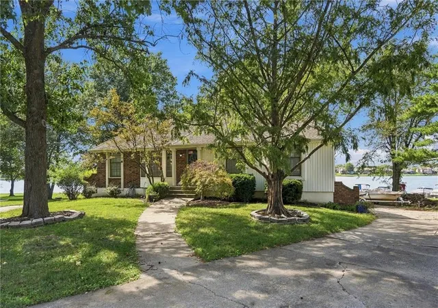 Photo 3 of Sale Pending at 4397 Sw Breezy Point Ln, Lees Summit, MO 64082 | MLS# 2643488 | Listing updated on 2026-09-27