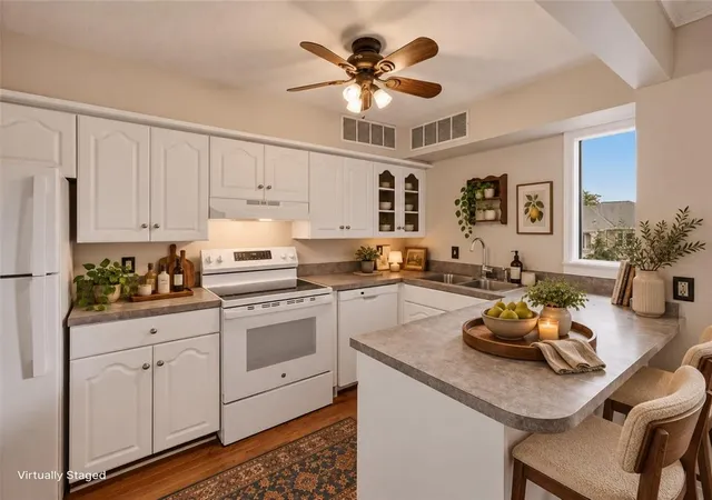Photo 3 of Condo for sale at 4056 Warwick Blvd #6, Kansas City, MO 64111 | MLS# 2643489 | Listing updated on 2026-09-29