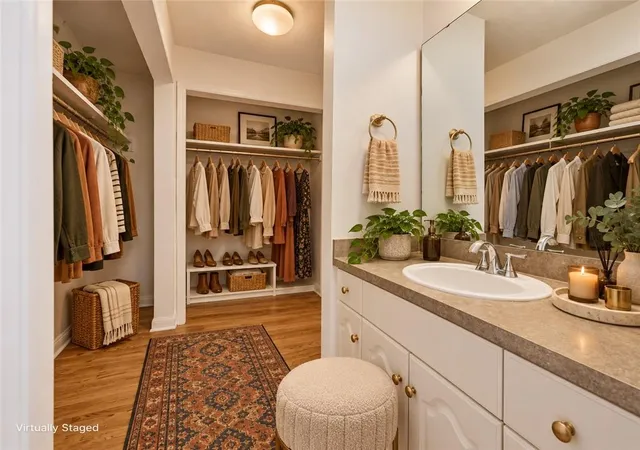 Photo 4 of Condo for sale at 4056 Warwick Blvd #6, Kansas City, MO 64111 | MLS# 2643489 | Listing updated on 2026-09-29