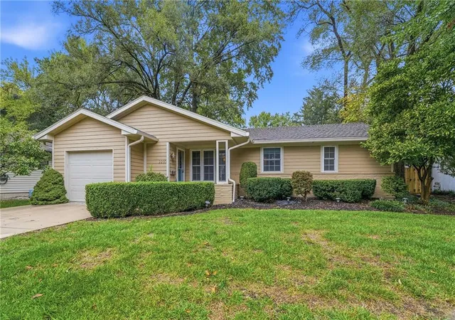Photo 2 of Single family home for sale at 2230 W 71st Street, Prairie Village, KS 66208 | MLS# 2643494 | Listing updated on 2026-10-17