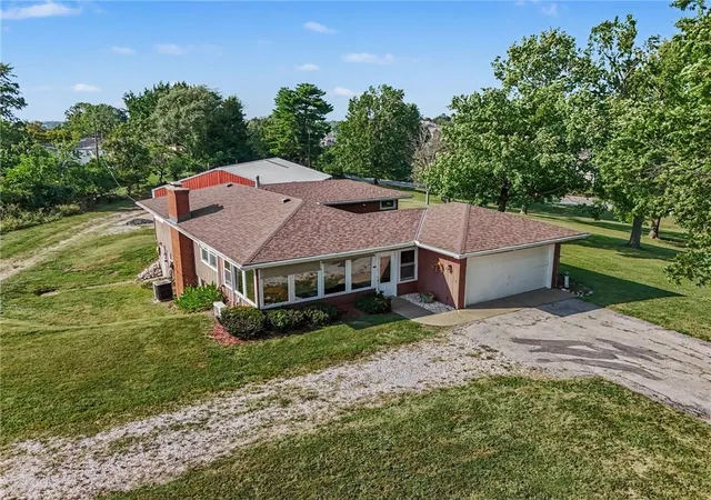Photo 2 of Single family home for sale at 4921 Nw 56th Street, Kansas City, MO 64151 | MLS# 2643500 | Listing updated on 2026-09-22