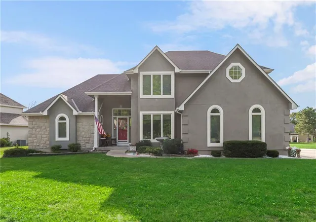 Photo 2 of Single family home for sale at 6322 Ridgeway Ave, Kansas City, MO 64133 | MLS# 2643501 | Listing updated on 2026-10-04
