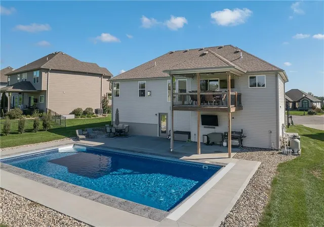 Photo 3 of Sale Pending at 4210 Lake Crst Ct, Saint Joseph, MO 64505 | MLS# 2643503 | Listing updated on 2026-09-29