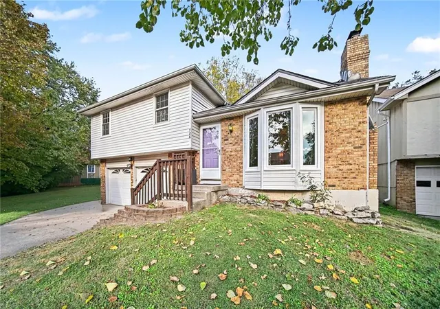 Photo 2 of Single family home for sale at 726 Trant St, Kansas City, KS 66111 | MLS# 2643504 | Listing updated on 2026-10-29