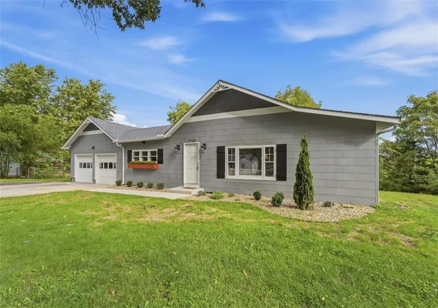Photo 2 of Sale Pending at 3700 Ne 43rd Street, Kansas City, MO 64117 | MLS# 2643506 | Listing updated on 2026-09-27