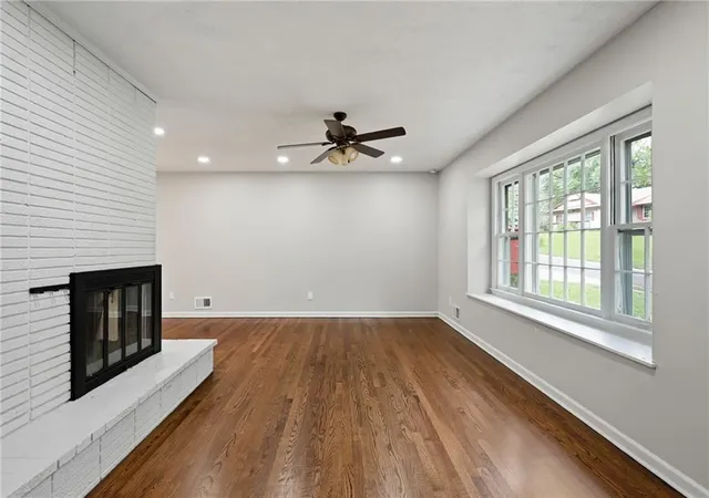 Photo 3 of Sale Pending at 8206 Elm Ave, Raytown, MO 64138 | MLS# 2643507 | Listing updated on 2026-09-27