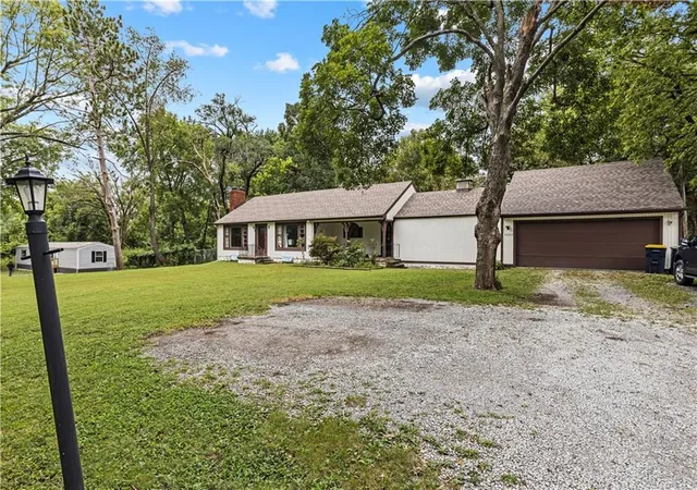 Photo 3 of Single family home for sale at 9800 Eastern Ave, Kansas City, MO 64134 | MLS# 2643514 | Listing updated on 2026-09-27
