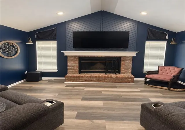 Photo 2 of Single family home for sale at 2121 Nw Hidden Pointe Ct, Blue Springs, MO 64015 | MLS# 2643516 | Listing updated on 2026-09-27