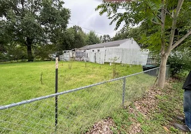 Photo 1 of Sale Pending at 9609 Main St, Kansas City, MO 64114 | MLS# 2643521 | Listing updated on 2026-10-06