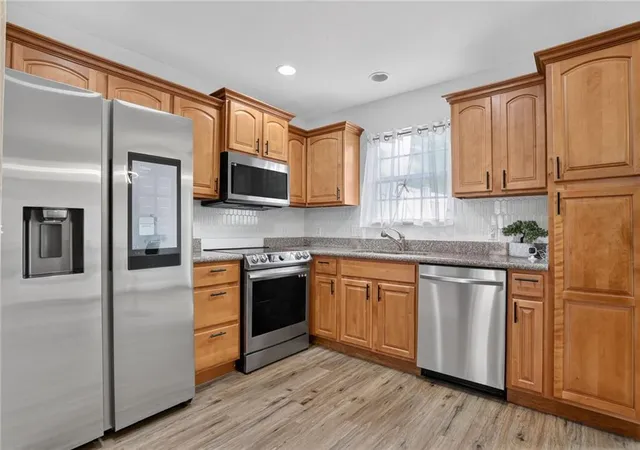 Photo 4 of Townhouse for sale at 21061 Millridge St, Spring Hill, KS 66083 | MLS# 2643523 | Listing updated on 2026-10-03