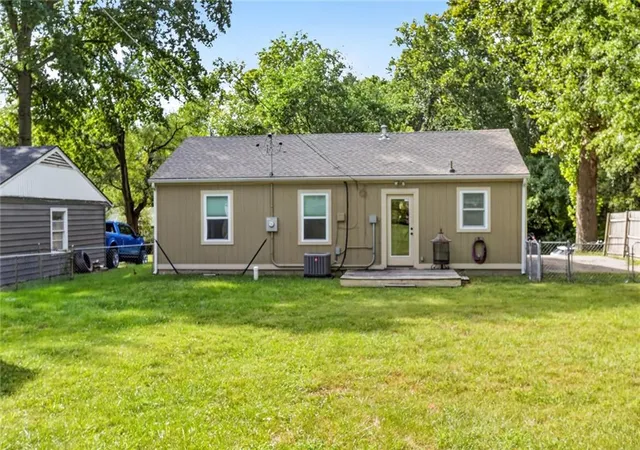 Photo 22 of Sale Pending at 5319 N Woodland Ave, Kansas City, MO 64118 | MLS# 2643525 | Listing updated on 2026-10-20