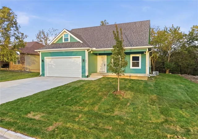 Photo 1 of Single family home for sale at 827 Old Paint Rd, Raymore, MO 64083 | MLS# 2643531 | Listing updated on 2026-10-21