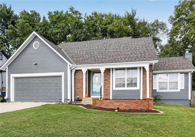Photo 2 of Single family home for sale at 2008 E 59th Terrace, Kansas City, MO 64130 | MLS# 2643533 | Listing updated on 2026-10-03