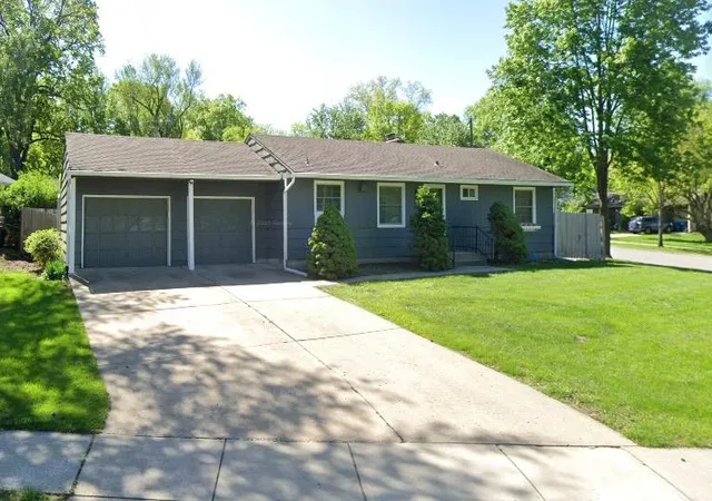 Photo 3 of Single family home for sale at 3209 W 72nd Street, Prairie Village, KS 66208 | MLS# 2643537 | Listing updated on 2026-10-02