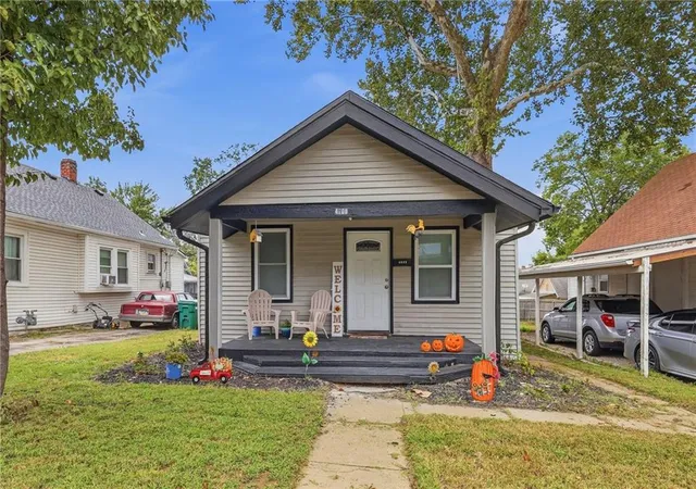 Photo 1 of Sale Pending at 4008 Strong Ave, Kansas City, KS 66106 | MLS# 2643540 | Listing updated on 2026-10-06