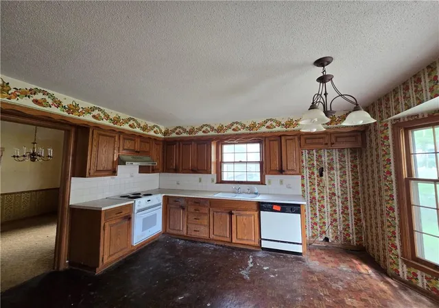 Photo 3 of Single family home for sale at 12905 Manchester Ave, Grandview, MO 64030 | MLS# 2643541 | Listing updated on 2026-10-28