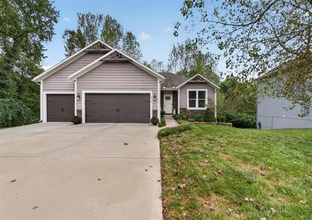 Photo 3 of Single family home for sale at 419 E 166th Court, Belton, MO 64012 | MLS# 2643542 | Listing updated on 2026-10-06